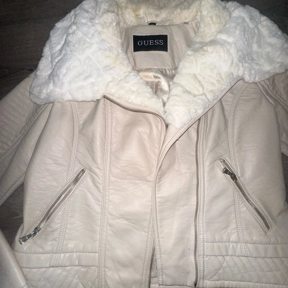 Guess Women's Light Beige Leather Jacket with Faux Fur Collar - Picture 4 of 9